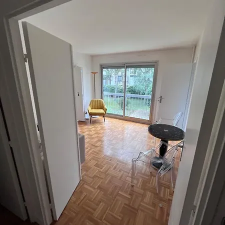 2 Pieces Sur Jardin *