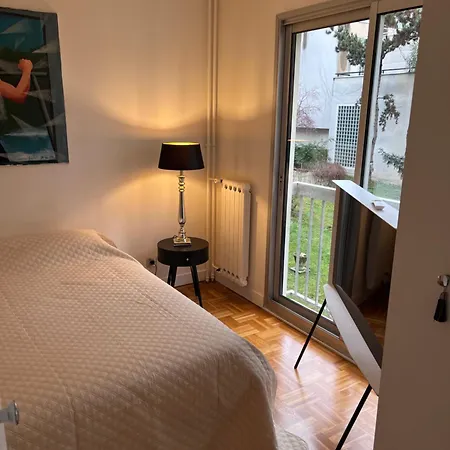 Daire 2 Pieces Sur Jardin Paris