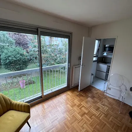 2 Pieces Sur Jardin Appartement Paris